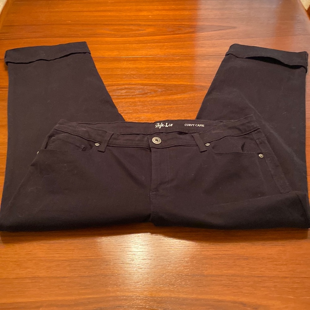 Style & Co Curvy Capris